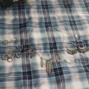 13 piece costume jewelry lot rings earrings chains